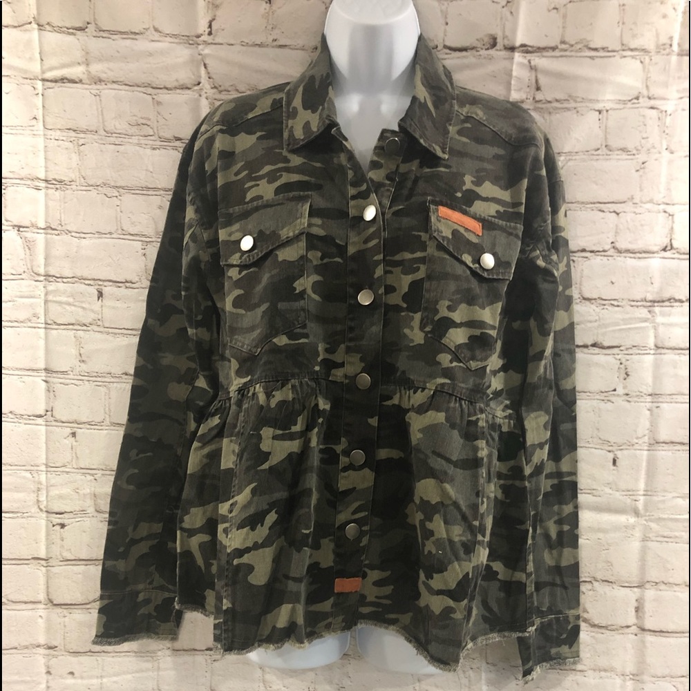 🎊HP🎉1 Left🎊Camouflage Peplum Trucker Jacket For Women-Measurements in Pics✨ - Picture 5 of 16